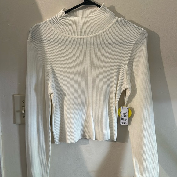 Long sleeve turtleneck - Picture 2 of 3